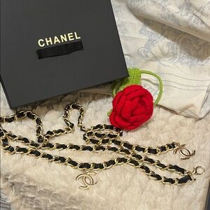 nwt Black and Gold Women's Chain Belt